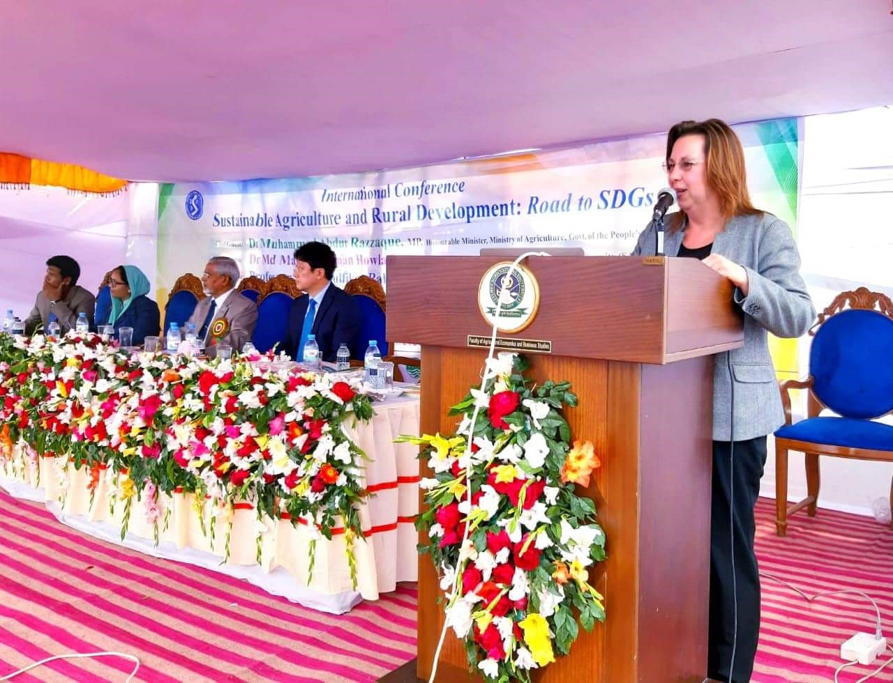 Karen Vines - Keynote to Bangladesh Agricultural Extension Society